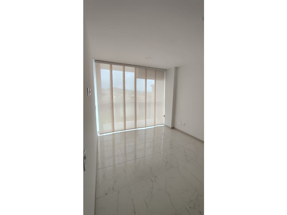 SE VENDE ESPECTACULAR APARTAMENTO EN LA 30 DE AGOSTO — foto 3