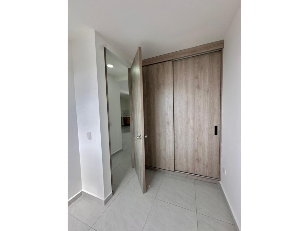 SE VENDE APARTAMENTO SECTOR FRAILES — foto 3