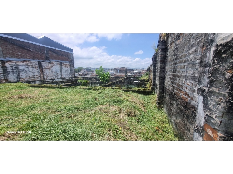 SE VENDE LOTE EN EL CENTRO DE PEREIRA GRANDE — foto 3