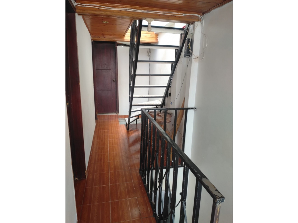 SE VENDE CASA CON TERRAZA CERCA AL HOSPITAL EN EL SUR DE ARMENIA — foto 2