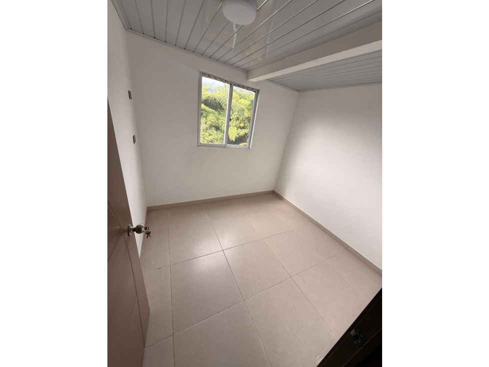 Se Vende Casa Nueva Con 2 Apartamentos Independientes sta Rosa — foto 3