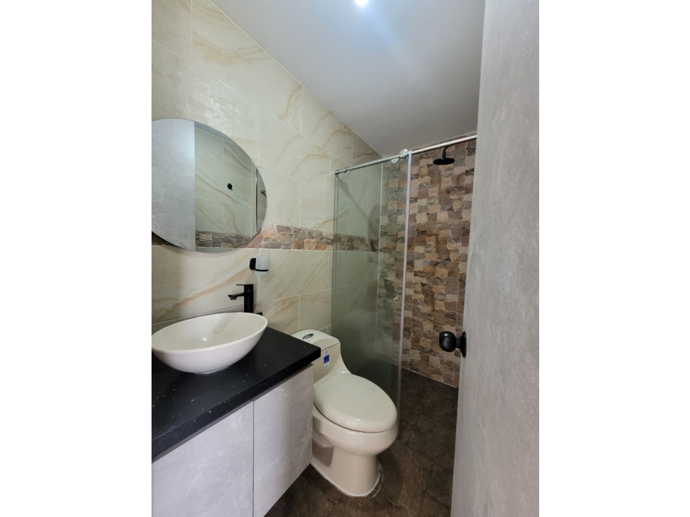 SE VENDE APARTAMENTO CONDINA SECTOR QUE NO TUBO AFECTACION TERREMOTO — foto 3