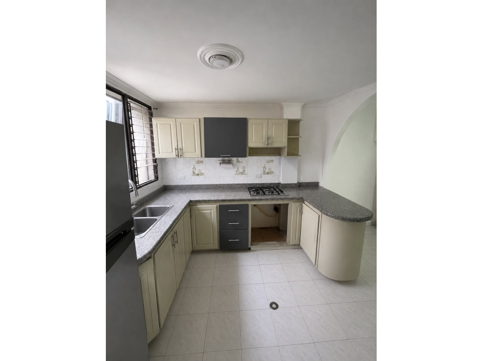 SE VENDE CASA COMERCIAL EN CORALES AREA 162 M2 CON DOBLE PARQUEADERO — foto 4