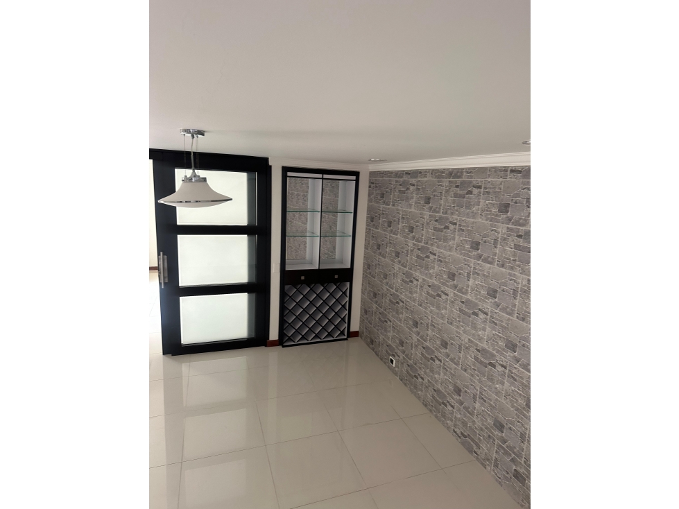 SE VENDE CASA EN LOS ALAMOS EN CONJUNTO CERRADO AREA 278 M2 - 3
