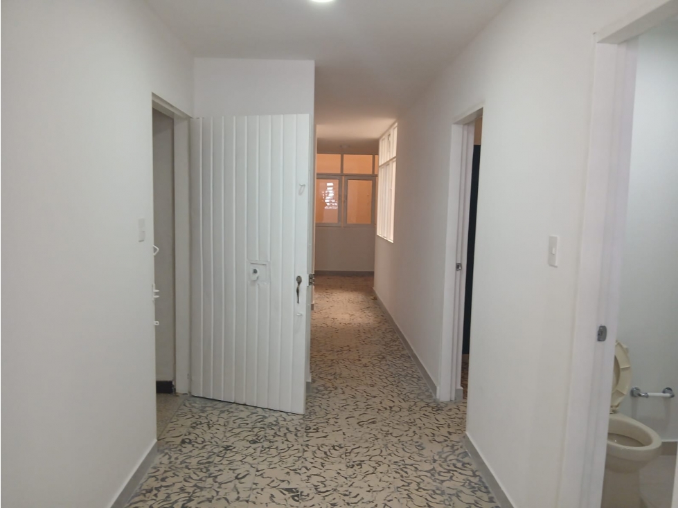 SE ARRIENDA APARTAMENTO EN EL CENTRO — foto 3