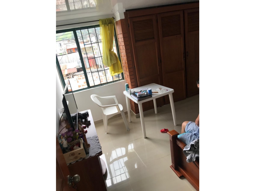 SE VENDE CASA DE 4 PISOS EN SANTA ROSA DE CABAL — foto 4