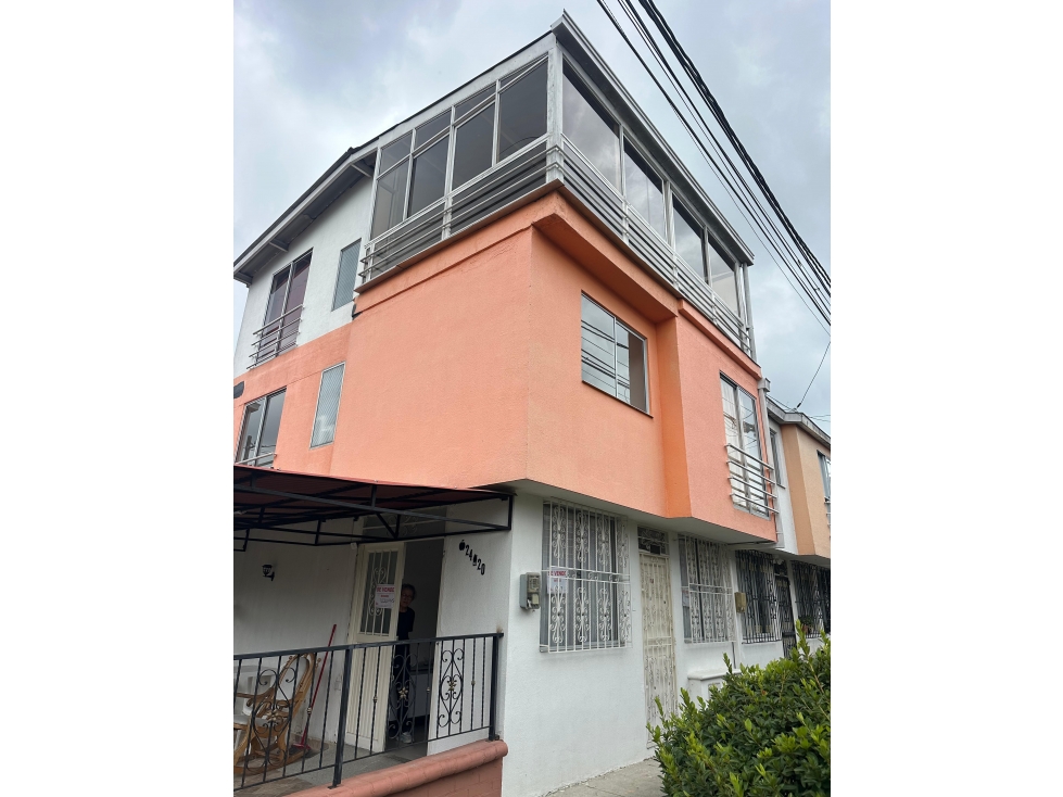 SE VENDE CASA EN CUBA EN CONJUNTO ABIERTO VEHICULAR — foto 3