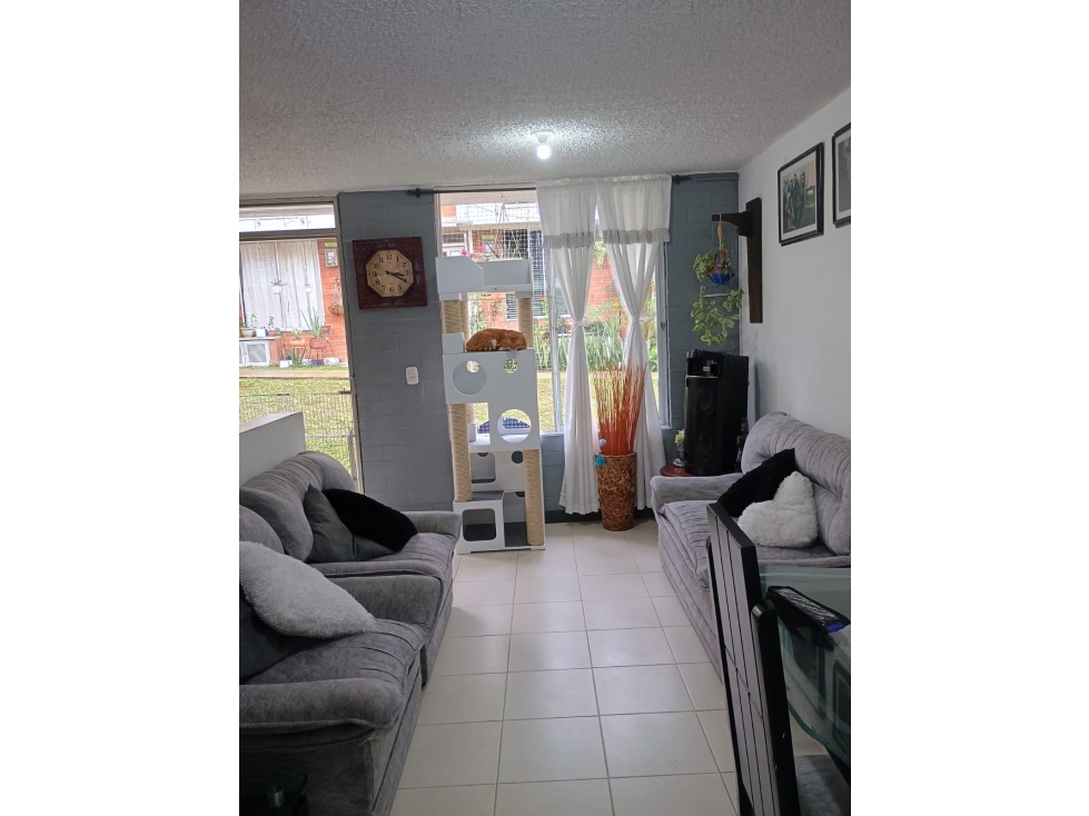 SE VENDE CASA DUPLEX CONJUNTO CERRADO EN CUBA