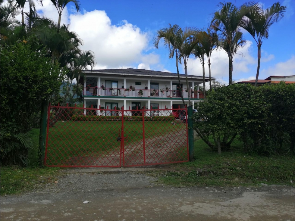 SE VENDE CASA CAMPESTRE EN SANTA ROSA