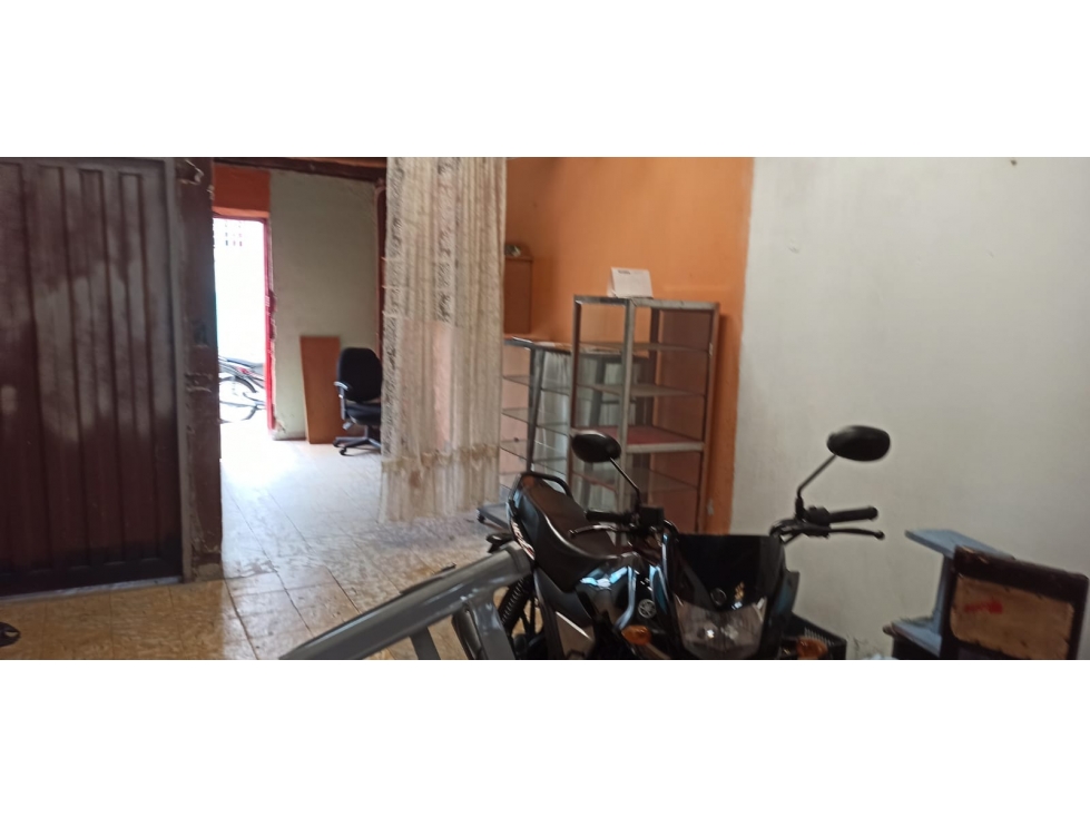SE VENDE CASA GRANDE PARA REMODELAR A UNA CUADRA DE PARQUE ARBOLEDA — foto 5