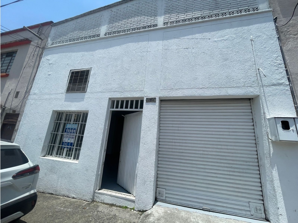 Se vende Bodega Renovada de 240 m² en el centro - 4