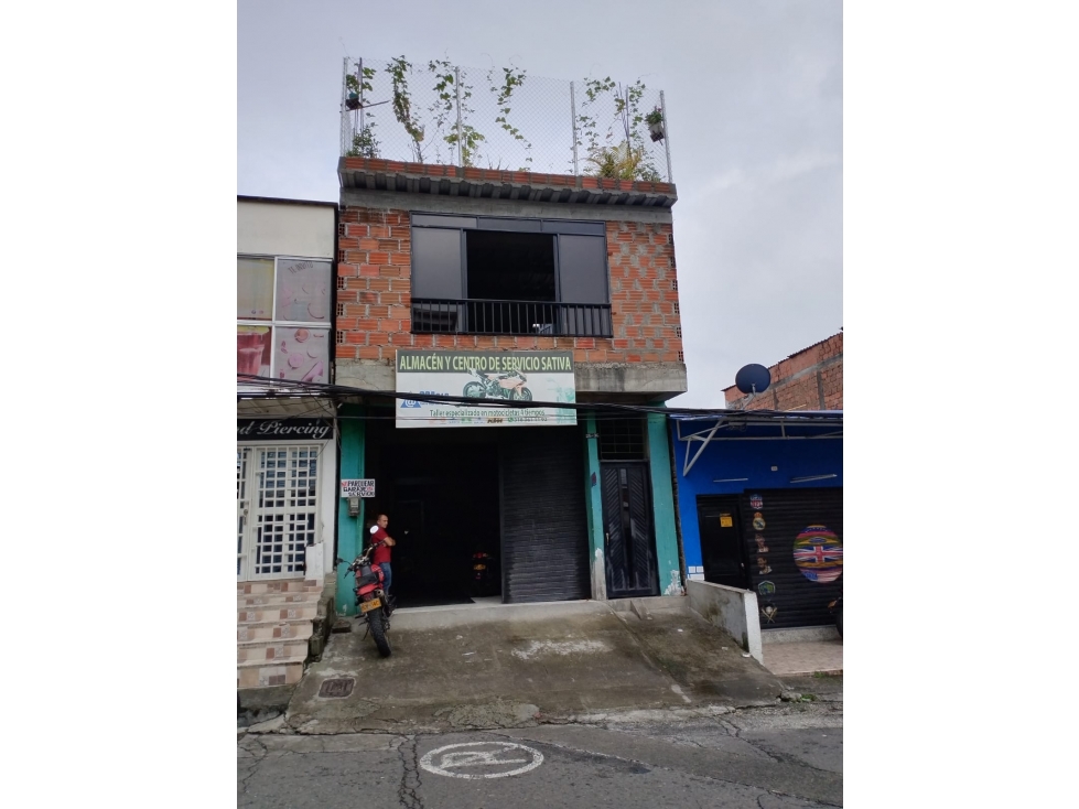 Venta de casa comercial 2 locales 2 bodegas y un apartamento en Cuba — foto 3