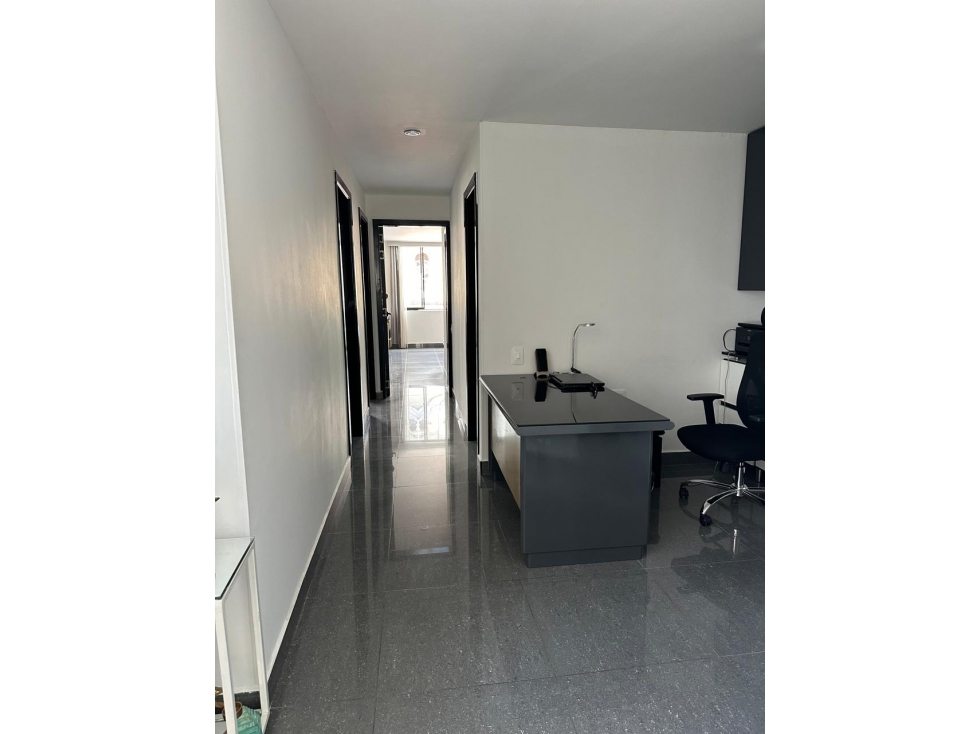 SE VENDE O PERMUTA APARTAMENTO EN EL CENTRO AREA 131 M2 REMODELADO — foto 4