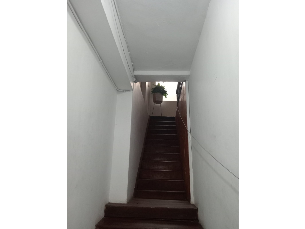 SE VENDE CASA DUPLEX POR CLINICA ROSALES — foto 6