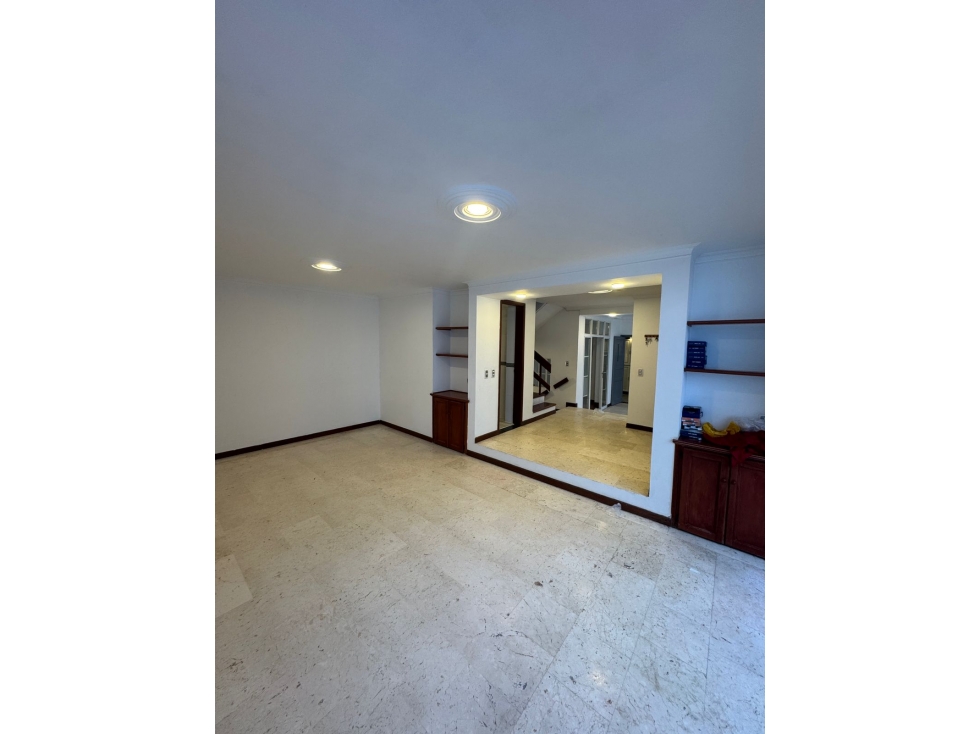 SE VENDE CASA ESQUINERA EN CONJUNTO CERRADO EN LOS ALAMOS — foto 2