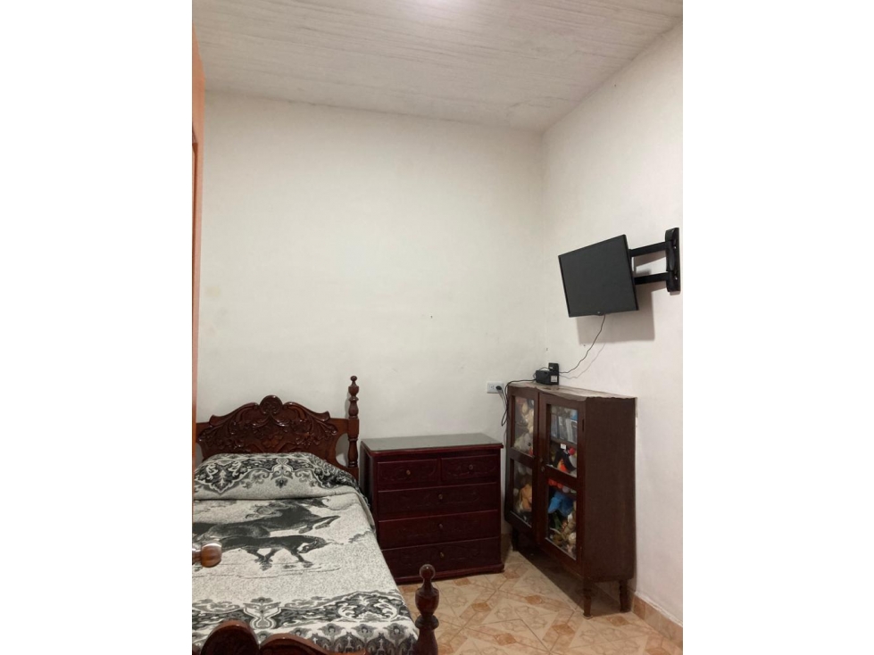 SE VENDE CASA BIFAMILIAR, CON 2 ENTRADAS INDEPENDIENTES EN EL CENTRO — foto 4
