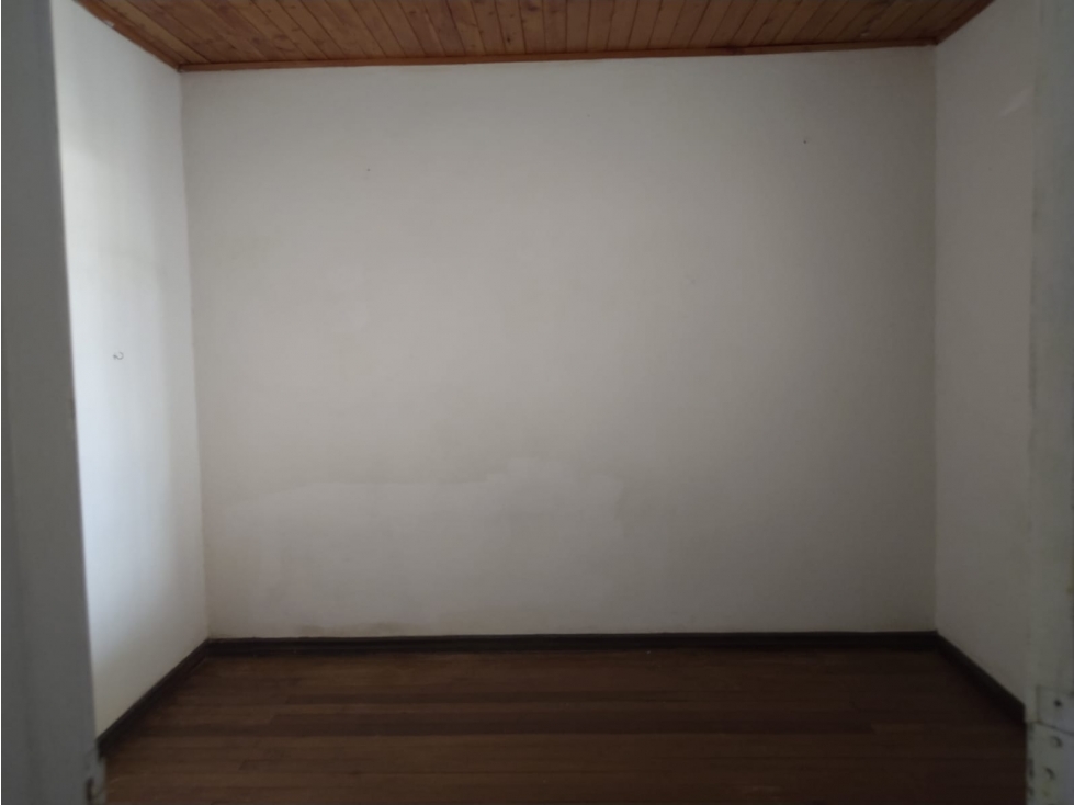 SE VENDE CASA CON TRES VIVIENDAS INDEPENDIENTES EN EL CENTRO — foto 4