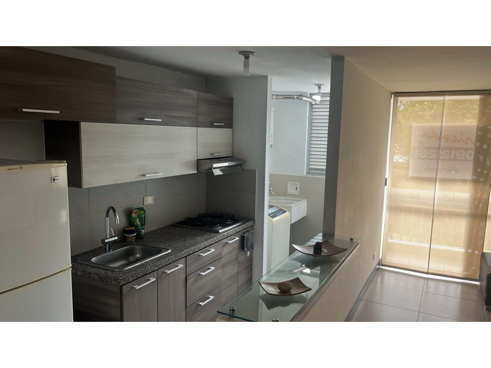 SE VENDE APARTAMENTO EN LA CIRCUNVALAR CERCA A TODO