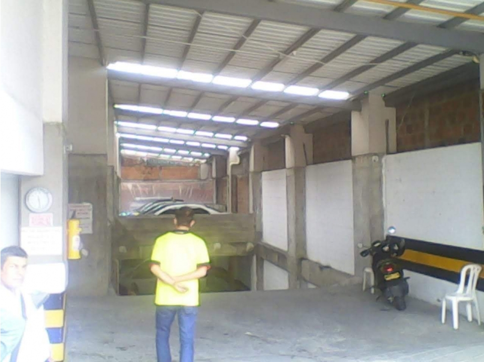 SE VENDE EDIFICO DE 8 PISOS EN EL CENTRO