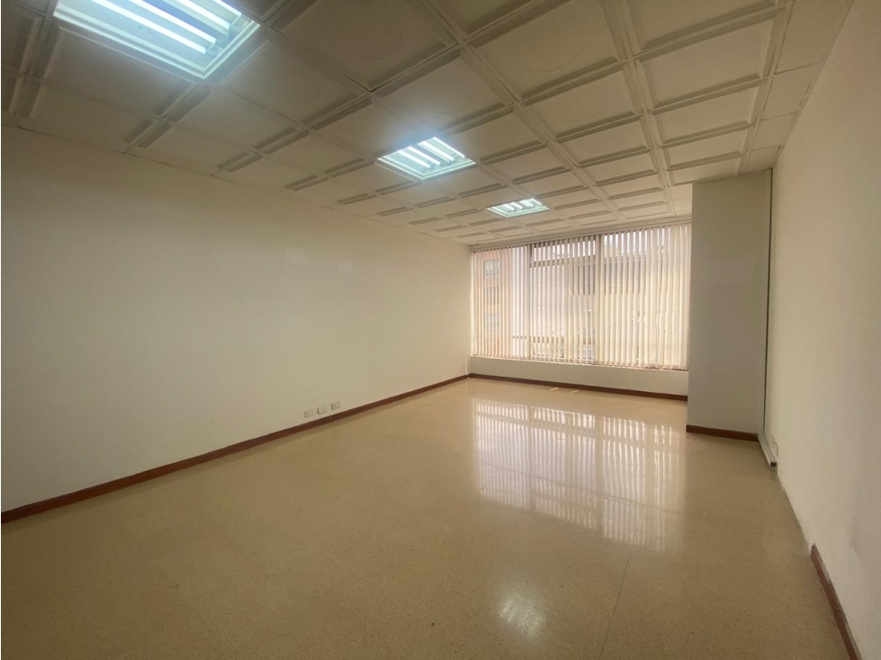 SE VENDE OFICINA EN EL EDIFICIO DIARIO DEL OTUN — foto 5