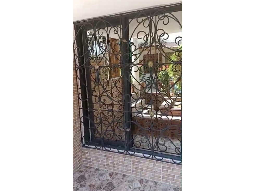 SE VENDE CASA DE TRES PISOS EN CONJUNTO CERRADO EN CARTAGO — foto 2