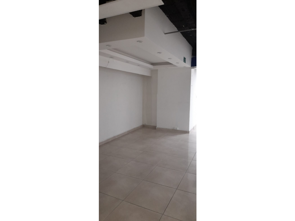 Se Vende Increible Local en la Plaza de Bolivar 384 m2 — foto 4