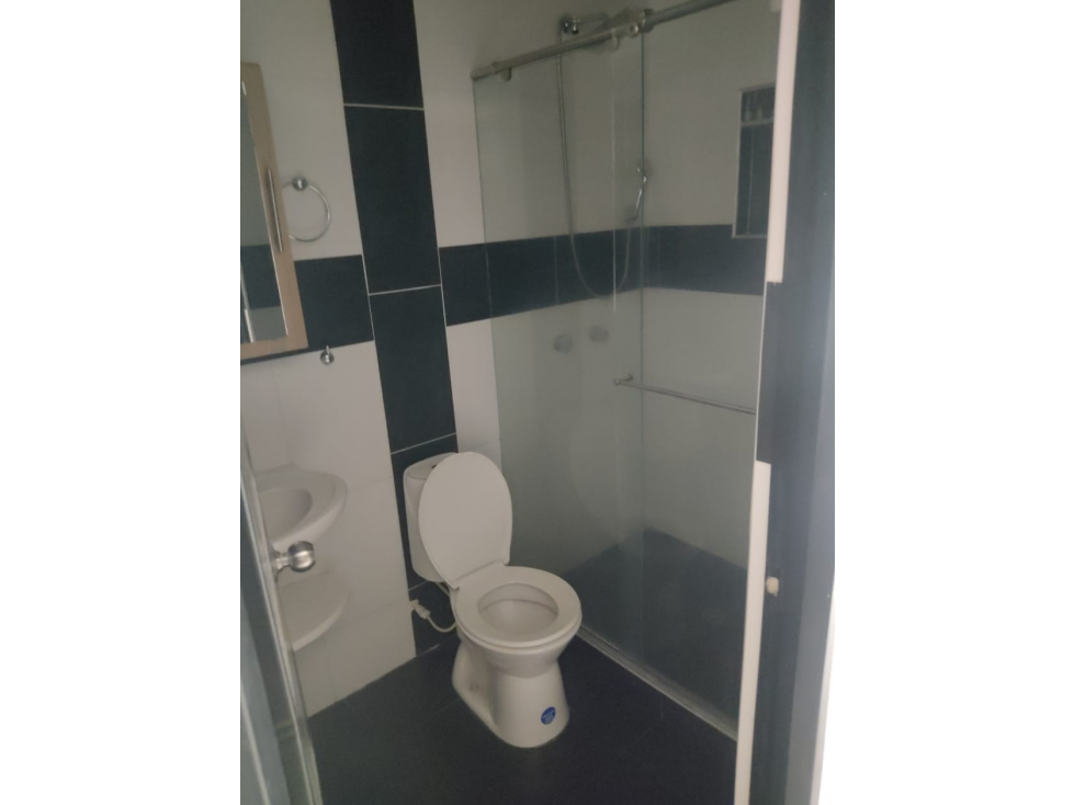 Se Vende Edificio con 4 pisos idependientes en el Poblado II — foto 4