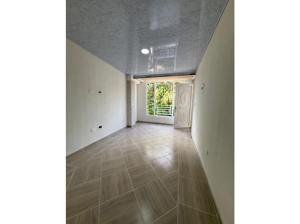 Se vende amplio apartamento con terraza en Santa Rosa — foto 4