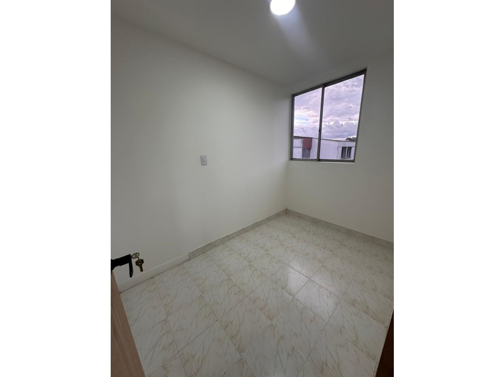 SE VENDE AMPLIO Y REMODELADO APARTAMENTO AVENIDA SUR PEREIRA — foto 4