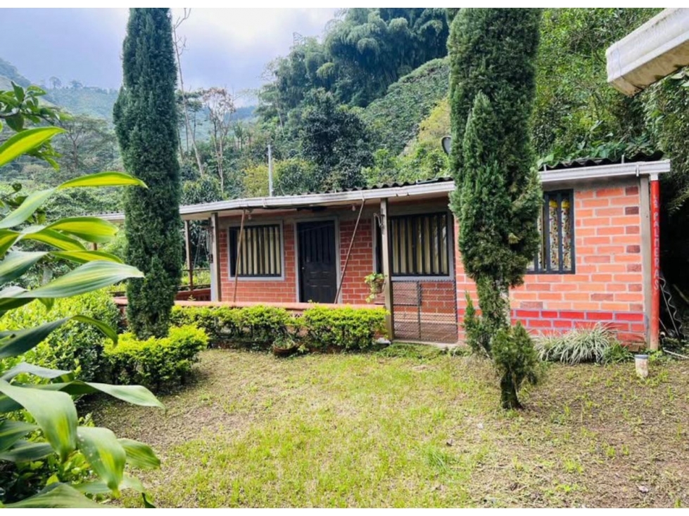 se vende finca con 2 casas campestres por santa rosa de cabal