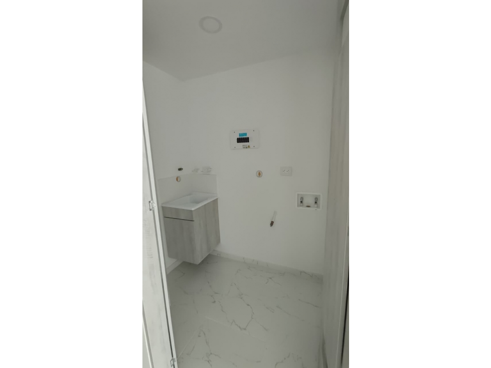 SE VENDE ESPECTACULAR APARTAMENTO EN LA 30 DE AGOSTO — foto 4