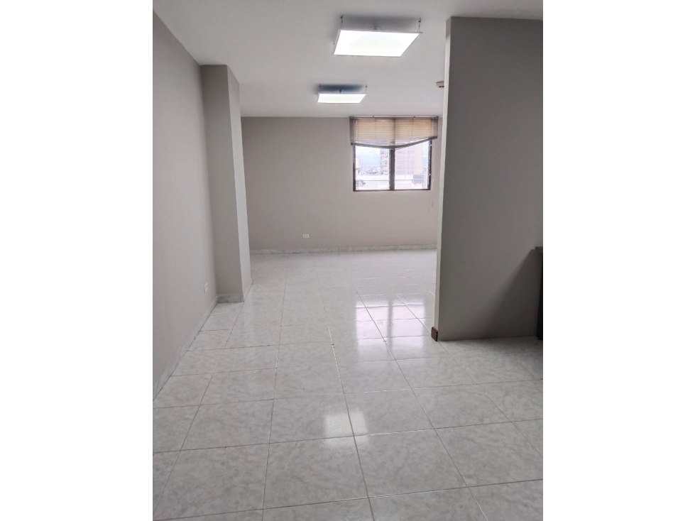 !GRAN OPORTUNIDAD¡ SE VENDE OFICINA EN EDIFICIO ÚBICADO EN EL CENTRO — foto 4