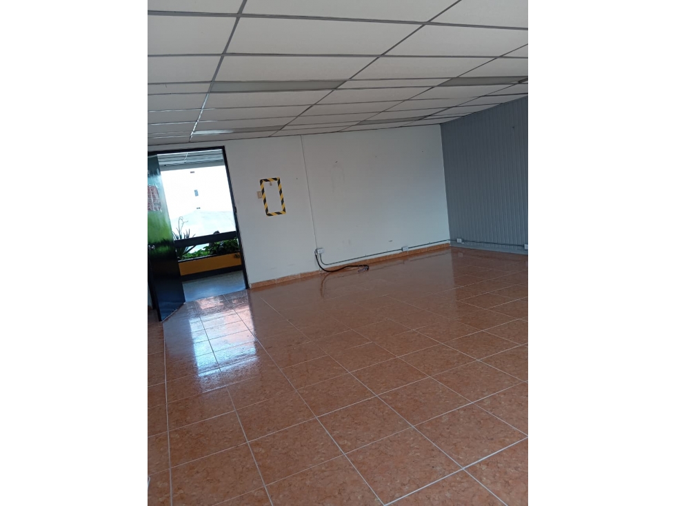 SE VENDE OFICINA EN EL CENTRO DE PEREIRA PISO 7 — foto 4