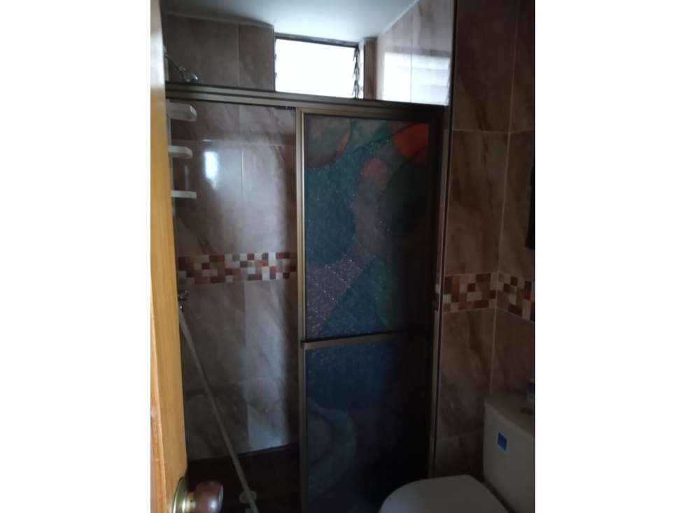 SE VENDE APARTAMENTO CON PARQUEADERO SIN ASCENSOR POR EL VIAJERO — foto 4
