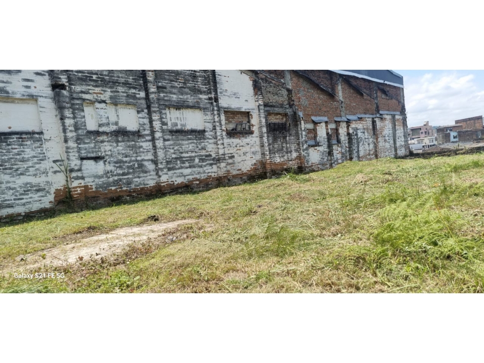 SE VENDE LOTE EN EL CENTRO DE PEREIRA GRANDE — foto 4