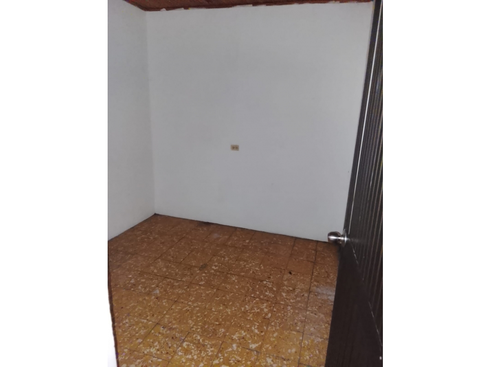 Se vende casa de 2 pisos independientes en La Virginia - 4