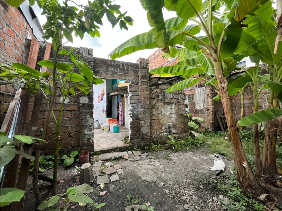 GRAN OPORTUNIDAD SE VENDE CASA LOTE EN CARTAGO EXCELENTE UBICACIÓN — foto 4