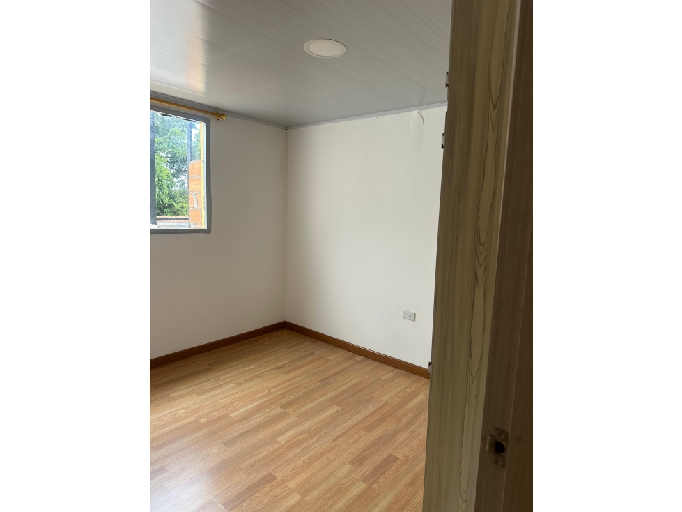 SE VENDE CASA REMODELADA EN LA VILLA CERCA AL ESTADIO — foto 6