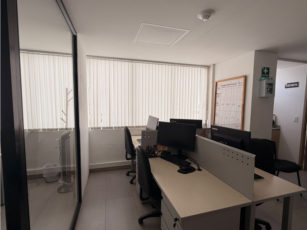SE VENDE OFICINA EN LOS ALPES — foto 4