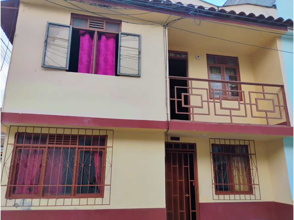 SE VENDE CASA EN DOSQUEBRADAS CON VIVIENDAS INDEPENDIENTES