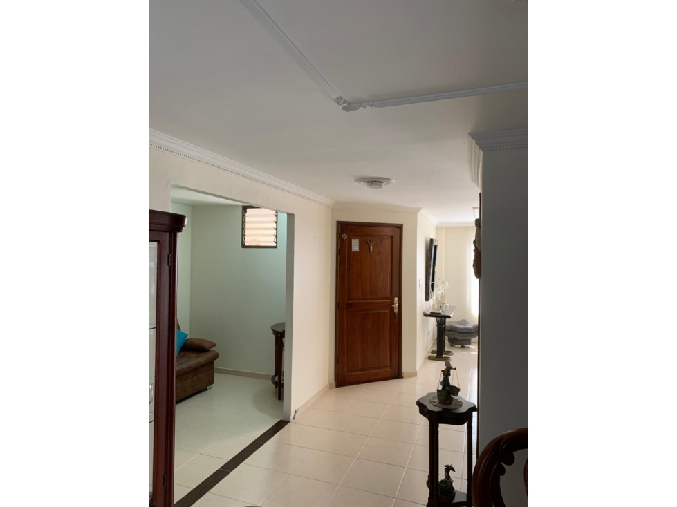 SE VENDE CASA EN AVENIDA SUR ESPECTACULAR - 6