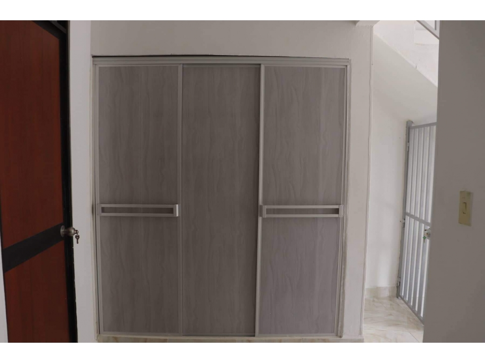 SE VENDE CASA DE 3 PISOS CON 2 VIVIENDAS INDEPENDIENTES EN SAMARIA — foto 6