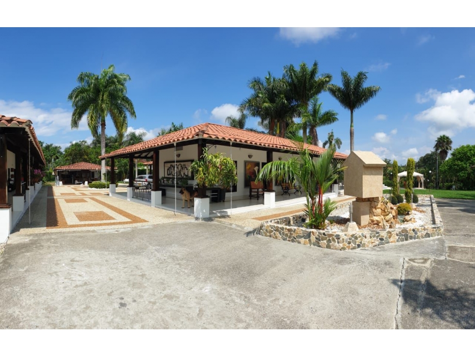 Se Vende Espectacular Casa Campestre en Cerritos.