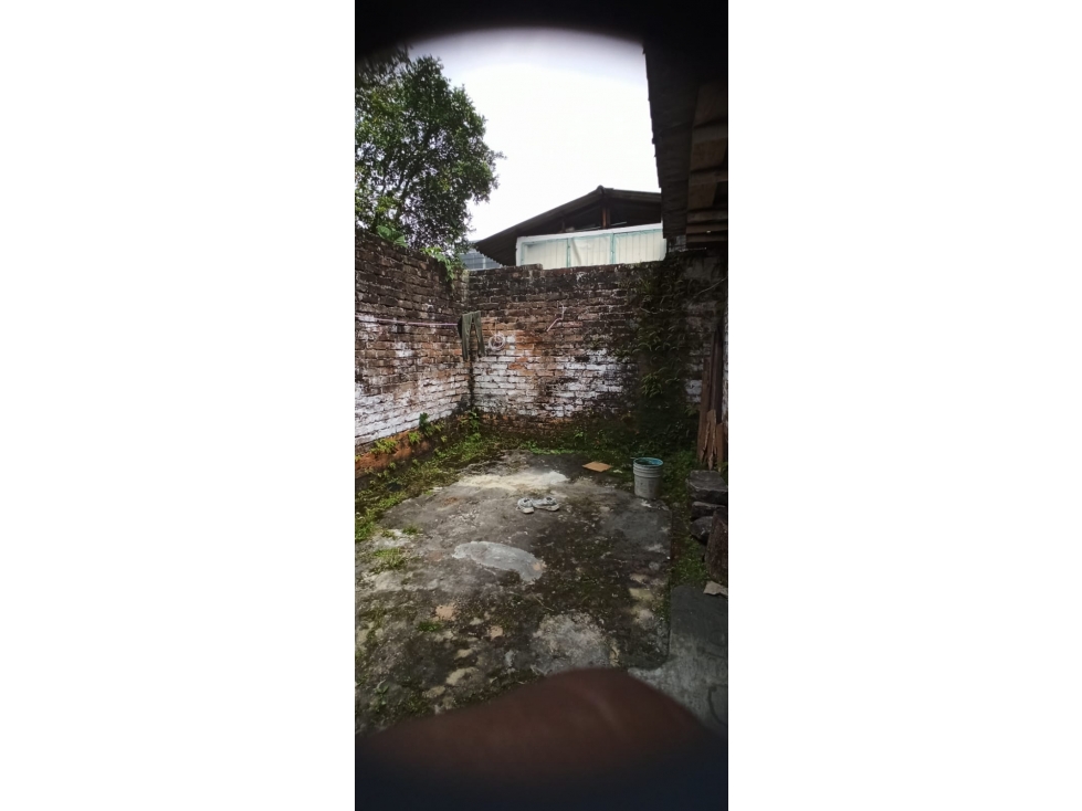 SE VENDE CASA GRANDE PARA REMODELAR A UNA CUADRA DE PARQUE ARBOLEDA — foto 6