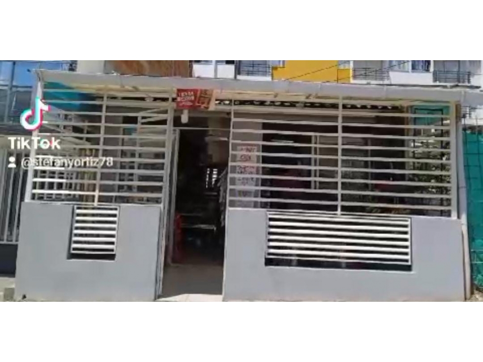 ¡Se Vende casa con negocio en el Barrio Santa Isabel! — foto 5