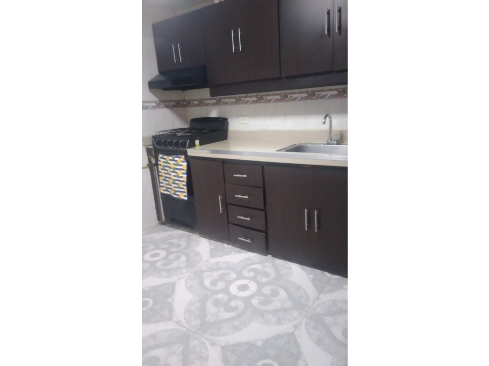 ¡Encantadora casa en venta dos pisos en el Barrio GalÃ¡n!