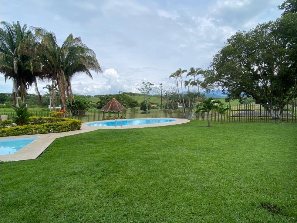 Se Vende Finca cerca a la Virginia - 2