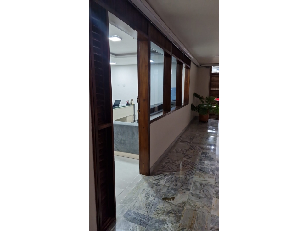 SE VENDEN OFICINAS EN EL CENTRO 7 CON 19 SIN PARQUEADERO — foto 2
