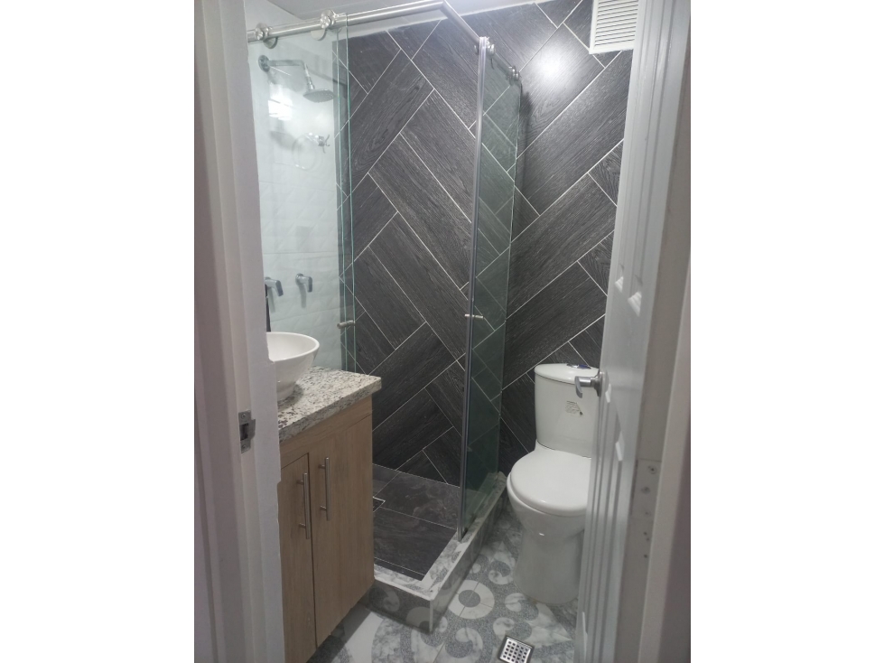 Se Vende Apartamento Remodelado en el Barrio Popular Modelo — foto 6