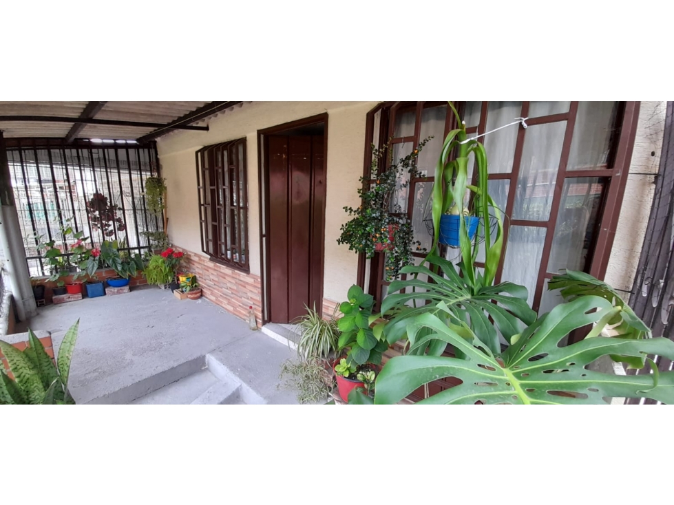 SE VENDE O PERMUTA CASA EN ARMENIA EN EL BARRIO BOSQUES DE PINARES